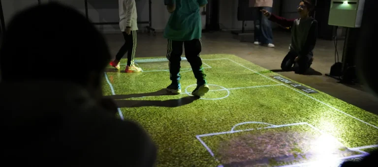 diadrastiko-apogeyma-technologias-gia-mikroys-exereynites-4-6-eton